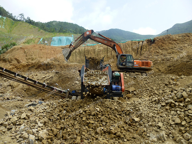 1250滾軸篩贛州客戶生產(chǎn)現(xiàn)場(chǎng)